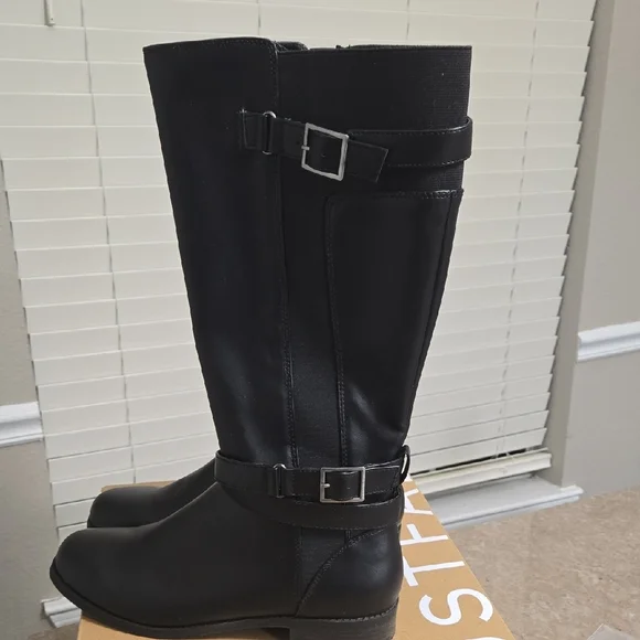 JustFab Black Women's Boots - Picture 2 of 3